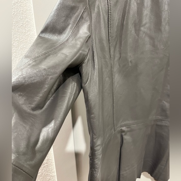 NEIMAN MARCUS PRE-LOVED AUTHENTIC GREY SUPPLE GENUINE LEATHER JACKET - Picture 6 of 17